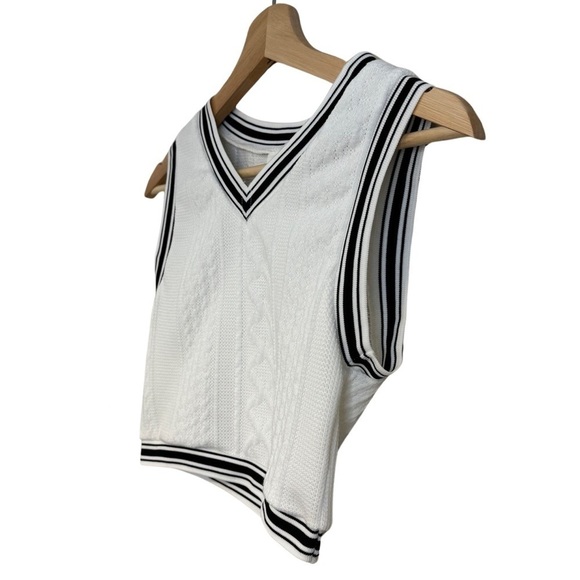 SHEIN White with Black Stripes V-Neck Varsity Cropped Sweater Vest Size 11-12Y☀️ - Picture 3 of 12